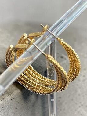 JCM Gold Tone Ribbed Twisted Hoop Earrings Hinged Posts